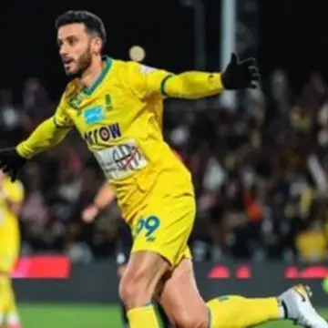 السومة يلمّح لبقائه في الدوري السعودي